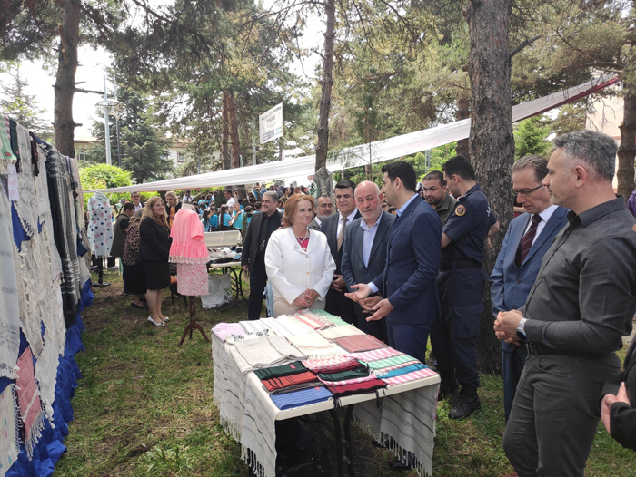 Şebinkarahisar Halk Eğitim Merkezi'nden El Sanatları Sergisi