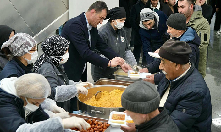 Giresun’da Ramazan Ayının İlk İftarı Belediye Sofrasında Açıldı