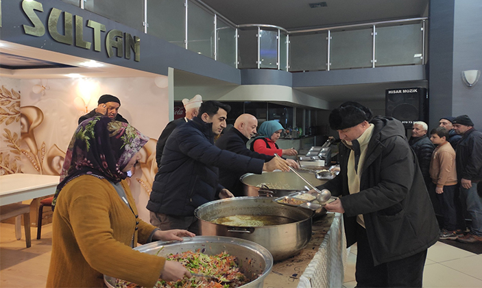 Şebinkarahisar Belediyesi İftar Sofrasıyla Birlik ve Dayanışma Örneği Sergiledi