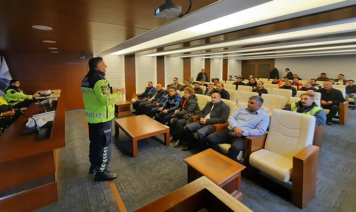 Şebinkarahisar’da Belediye Personeline Trafik Güvenliği Eğitimi