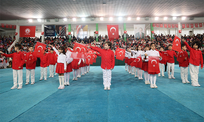 Dalga Dalga Bayrak, Coşkuyla Atan Yürekler: Giresun’da Unutulmaz 23 Nisan