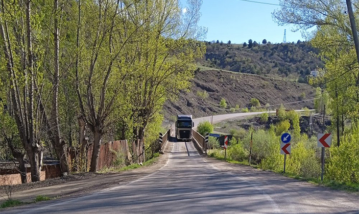 Çamoluk’ta Ulaşım Sorunları Çözülüyor: Gücer Köprüsünde Çalışmalar Başladı