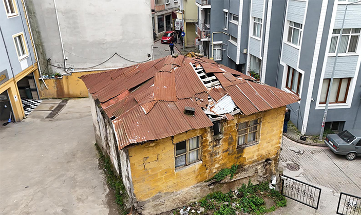 Giresun Belediyesi’nden Metruk Binalara Neşter