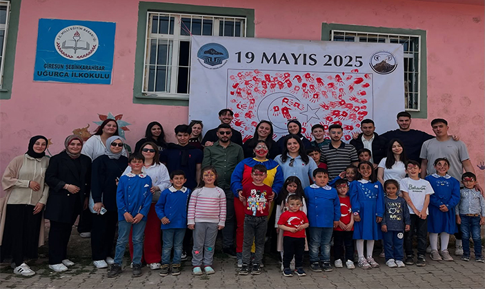 Şebinkarahisarlı Gençlerden Uğurca Köyü İlkokuluna Anlamlı Ziyaret