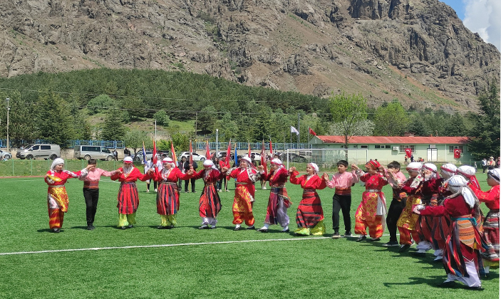Şebinkarahisar’da 19 Mayıs Atatürk’ü Anma, Gençlik ve Spor Bayramı büyük bir coşkuyla kutlandı