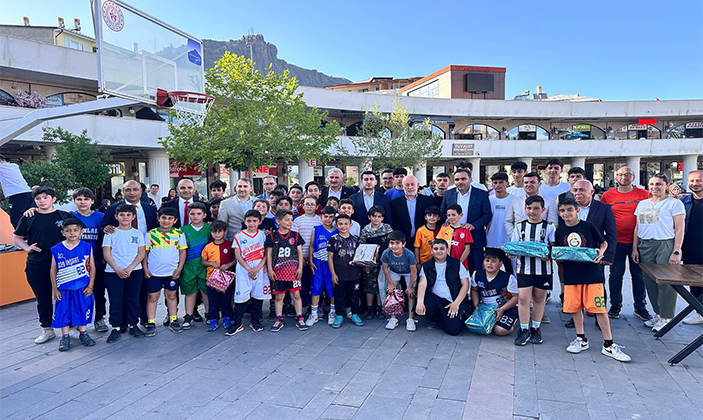Şebinkarahisar’da Hayat Boyu Öğrenme Haftası Sporla Taçlandı