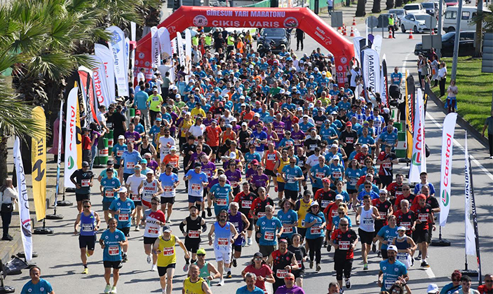 8. Runkerasus Giresun Yarı Maratonu Renkli Görüntülerle Koşuldu