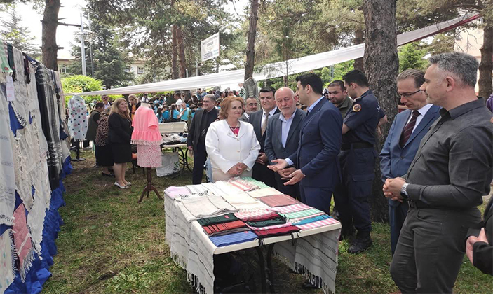 Şebinkarahisar Halk Eğitim Merkezi'nden El Sanatları Sergisi Büyük İlgi Gördü