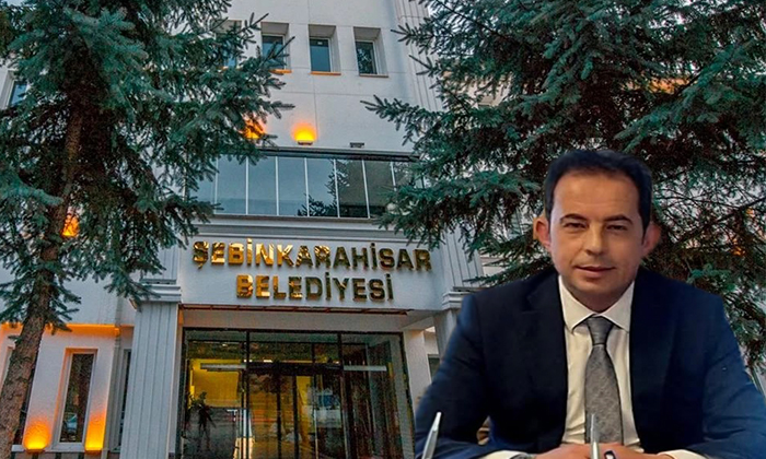 Başkan Yardımcısı Adnan Kesmez Görevinden Ayrıldı