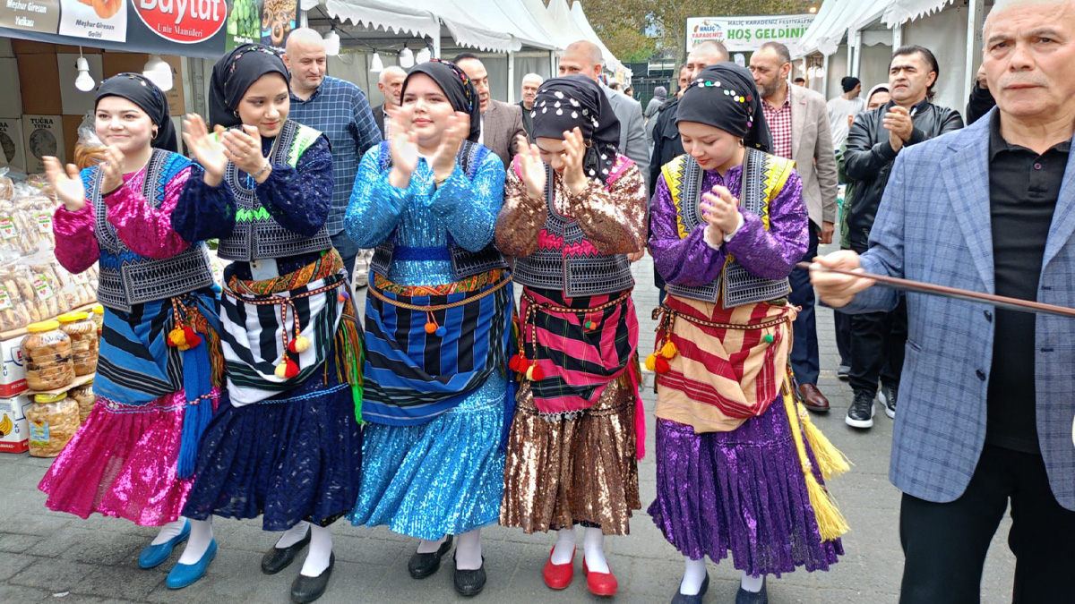 Kemençe ve horon coşkusu Haliç'i sardı: 1. Haliç Karadeniz Festivali başladı!