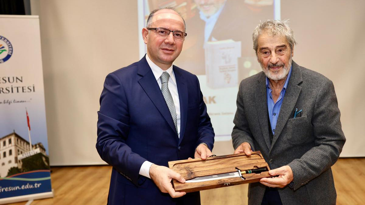 Vali Serdengeçti, Giresun Üniversitesi’ndeki Sadık Albayrak konferansına katıldı