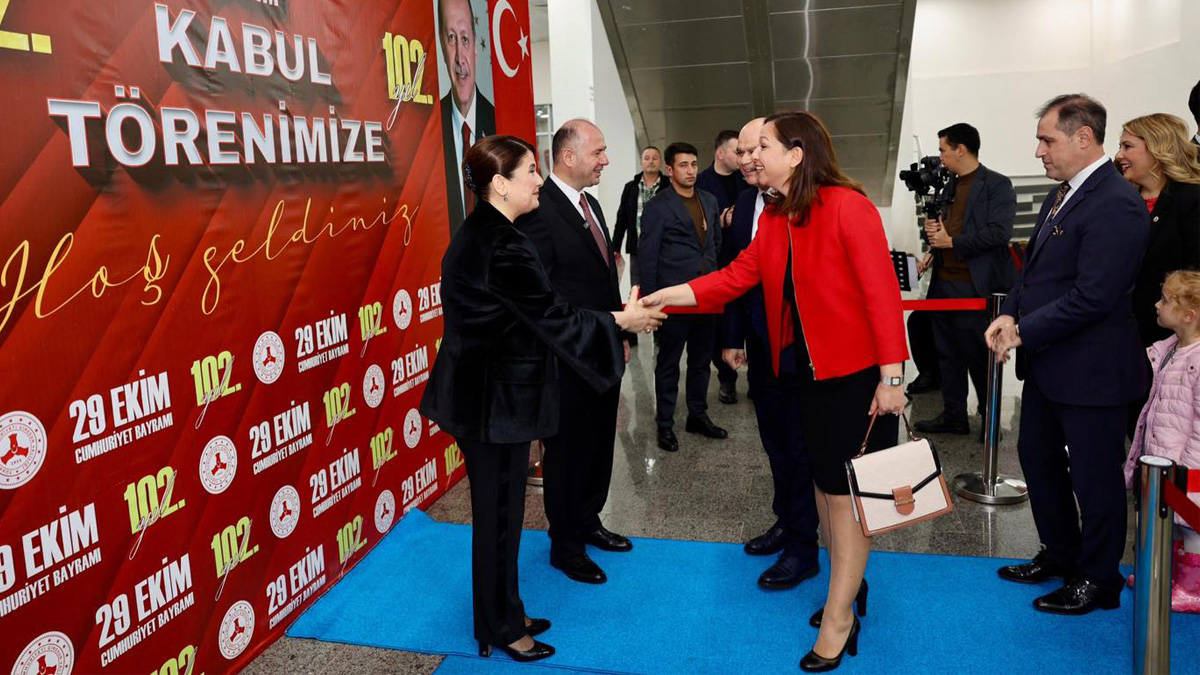 Giresun Valisi Serdengeçti’den Cumhuriyet’in 102. yılına özel kabul töreni