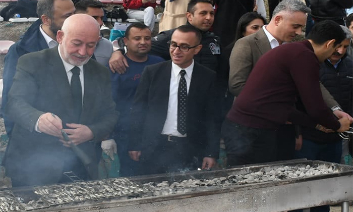 Şebinkarahisar’da Geleneksel Hamsi Şenliği Coşkusu!