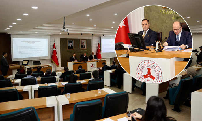 Vali Serdengeçti'den kritik uyarı! Dijitalleşmenin getirdiği bağımlılıklar toplumsal huzuru tehdit ediyor