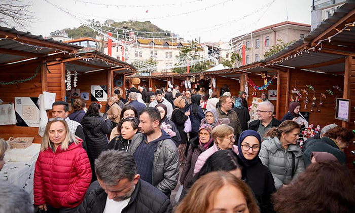 Giresun'da Yeni Yıl Çarşısı Açıldı