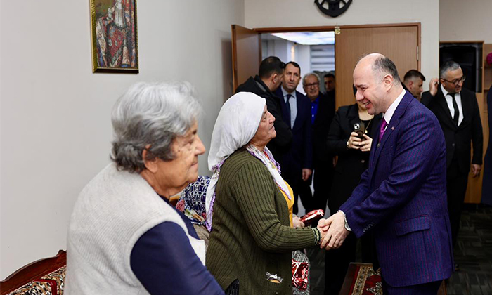 Vali Serdengeçti’den Anlamlı Ziyaret: 