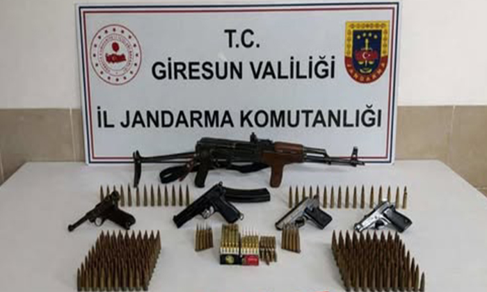 Giresun’da Yapılan Operasyonda: Çok Sayıda Silah Ele Geçirildi
