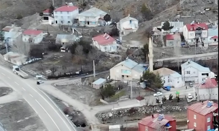 Bu Köyde 18 Yıllık Gelenek Devam Ediyor: Yoldan Geçen Kimse Aç Kalmıyor