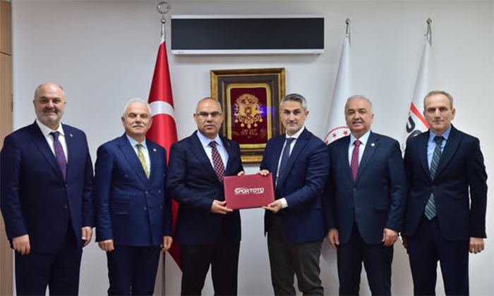 Çok Amaçlı Spor Salonu ve Gençlik Merkezi Projesinin İmzaları Atıldı