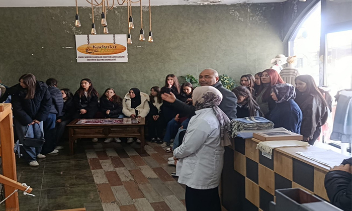 Moda Tasarım Öğrencilerinden Tamzara Dokumasına Tam Not