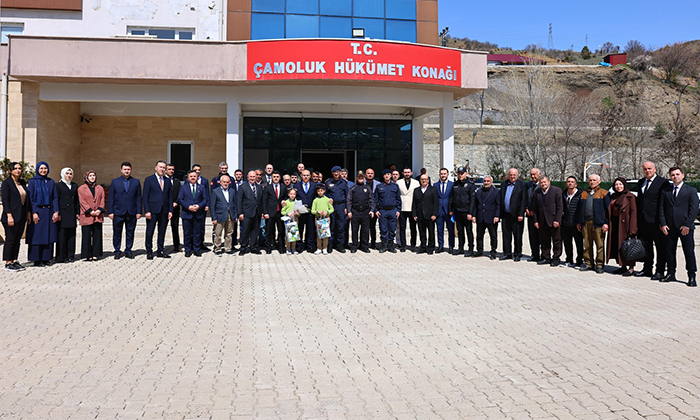 Vali Mustafa Koç’tan Çamoluk’a Çıkarma: Yatırımları İnceledi, Esnaf ve Şehit Ailesiyle Buluştu
