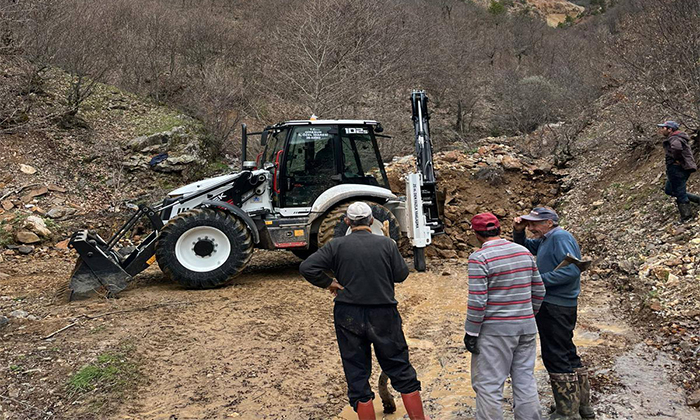 Şebinkarahisar’da Yağıştan Zarar Gören Köy Yollarına Kaymakamlık Müdahalesi: 11 Köy Yolu Açıldı