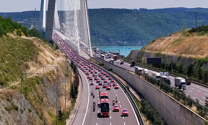 A Millî Takım Dünya Kupası Yoluna Togg Konvoyuyla Çıktı! Gurur Dolu Uğurlama