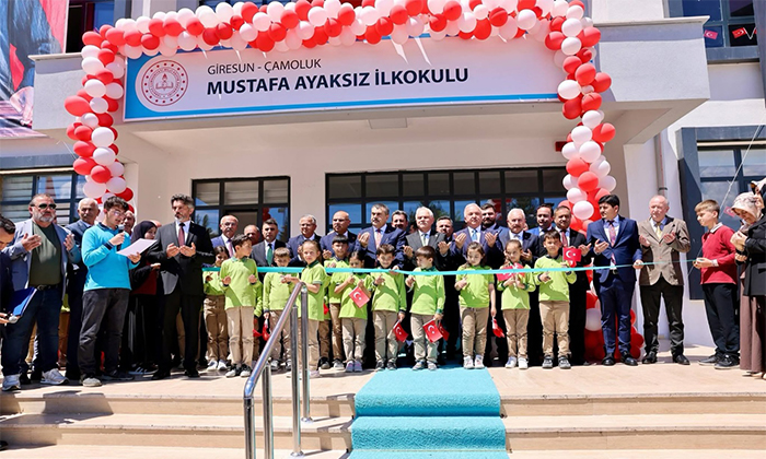 Çamoluk'ta Çifte Açılış: Bakan Yusuf Tekin İlkokul ve Camii Açılışını Yaptı