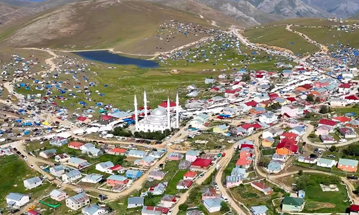 Kazıkbeli Yaylası’nda Asırlık Gelenek: Binlerce Kişi Otçu Göçü Şenliği’nde Buluştu!