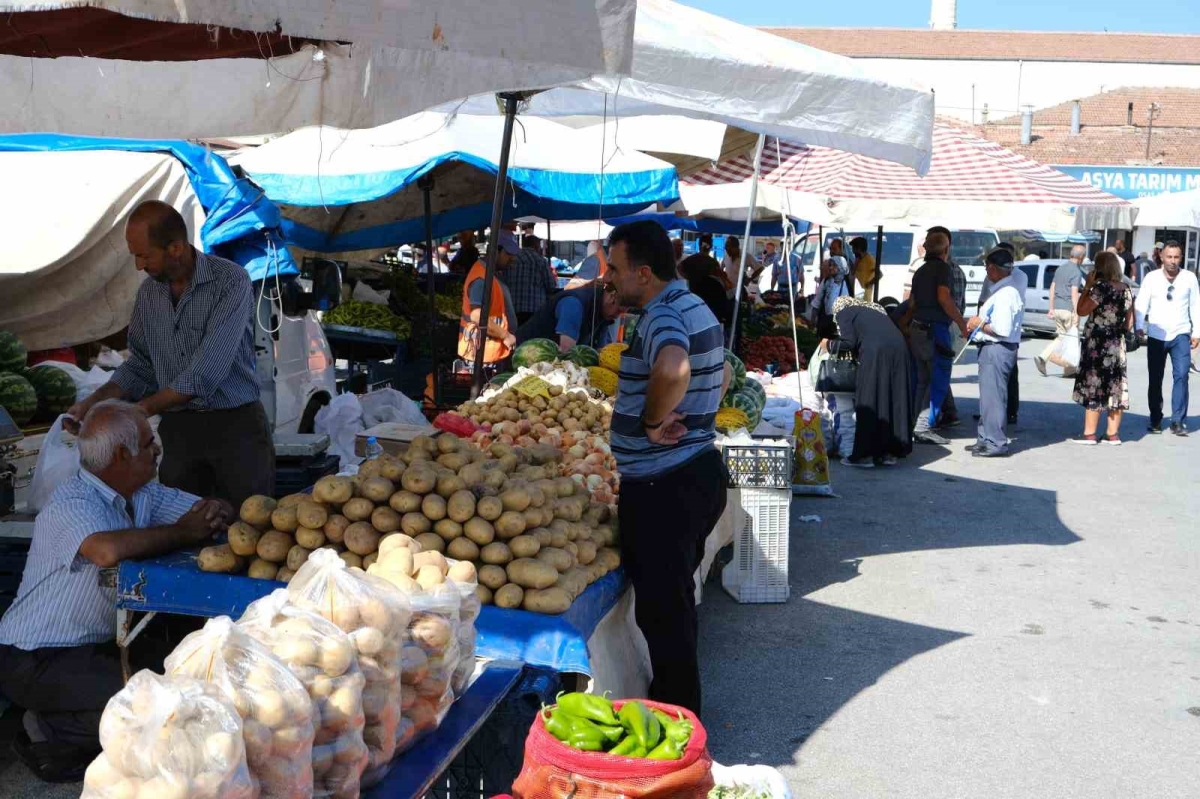 Enflasyon Nisan ayında yıllık yüzde 69,80, aylık yüzde 3,18 arttı
