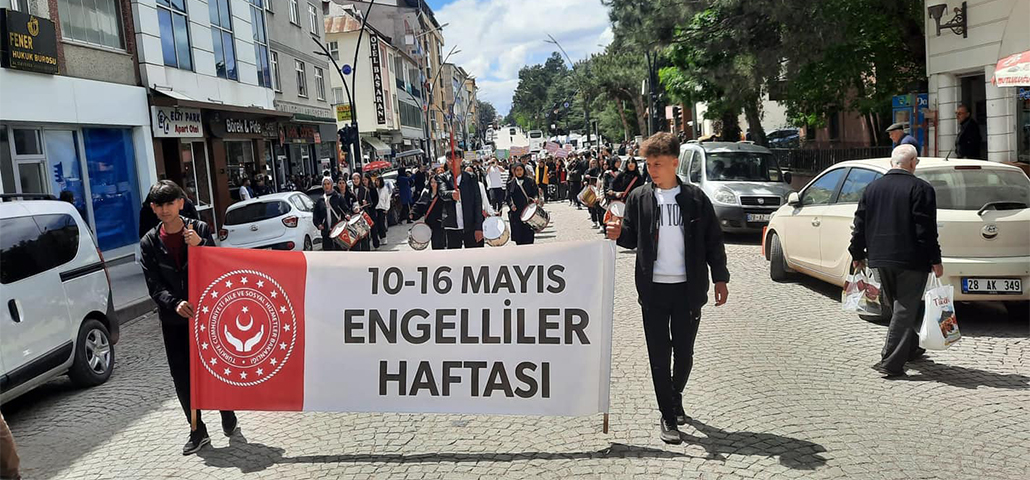 Şebinkarahisar’da Engelliler Haftası kapsamında farkındalık yürüyüşü düzenlendi